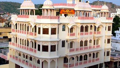 Hotel Sarang Palace